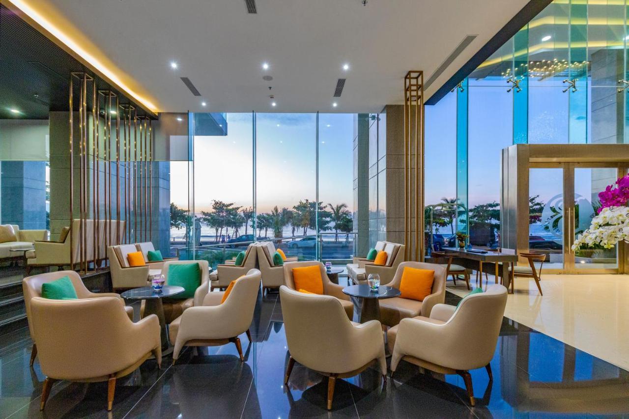 Le Sands Oceanfront Danang Hotel Esterno foto