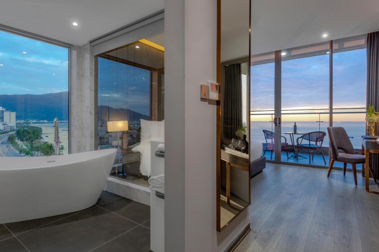 Le Sands Oceanfront Danang Hotel Esterno foto