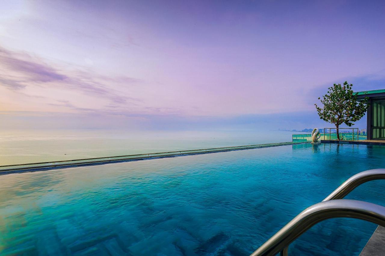 Le Sands Oceanfront Danang Hotel Esterno foto