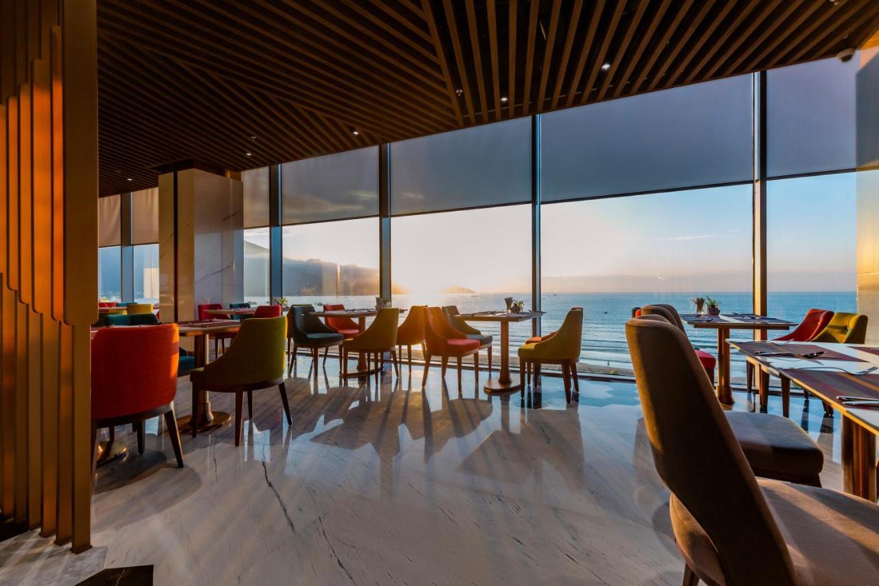 Le Sands Oceanfront Danang Hotel Esterno foto