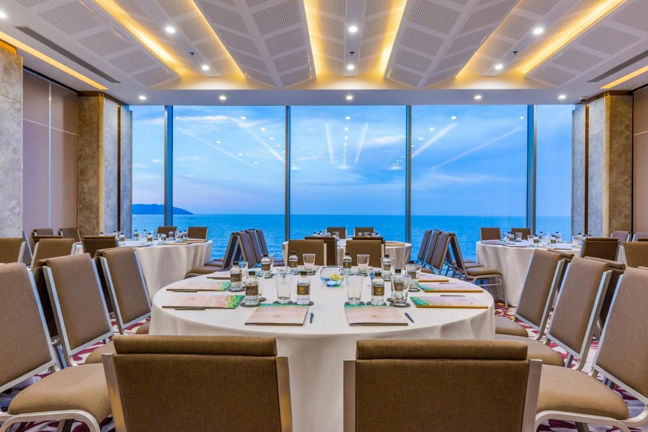 Le Sands Oceanfront Danang Hotel Esterno foto