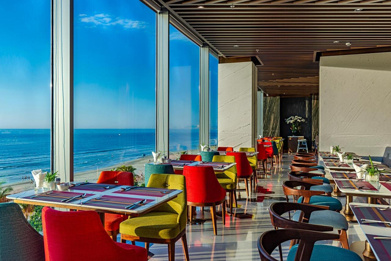 Le Sands Oceanfront Danang Hotel Esterno foto