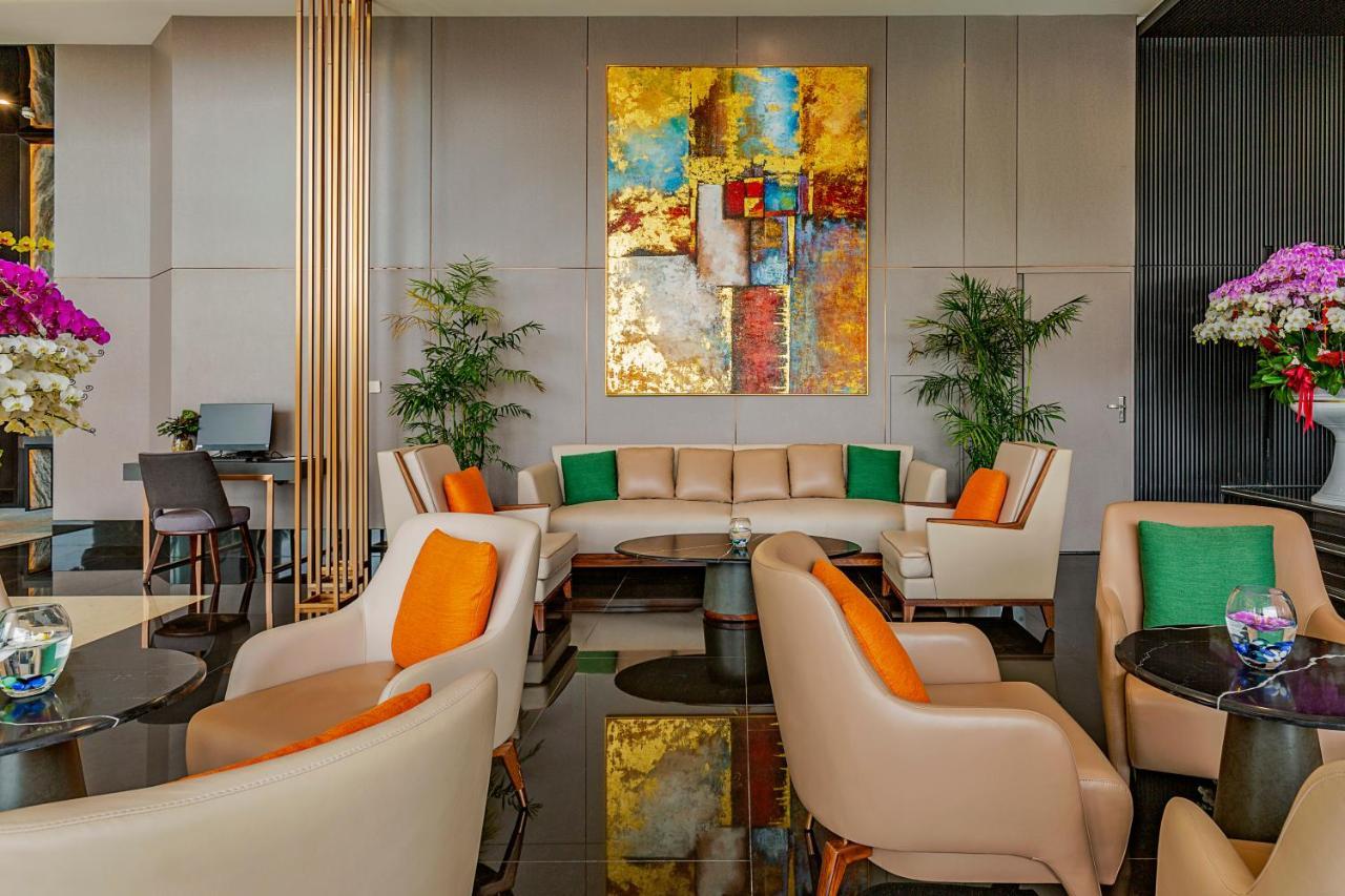 Le Sands Oceanfront Danang Hotel Esterno foto