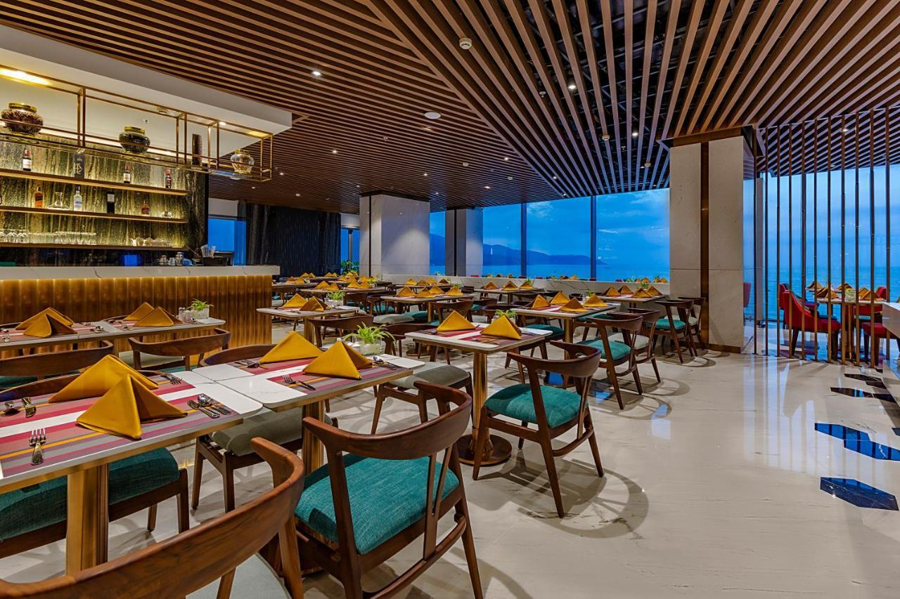 Le Sands Oceanfront Danang Hotel Esterno foto