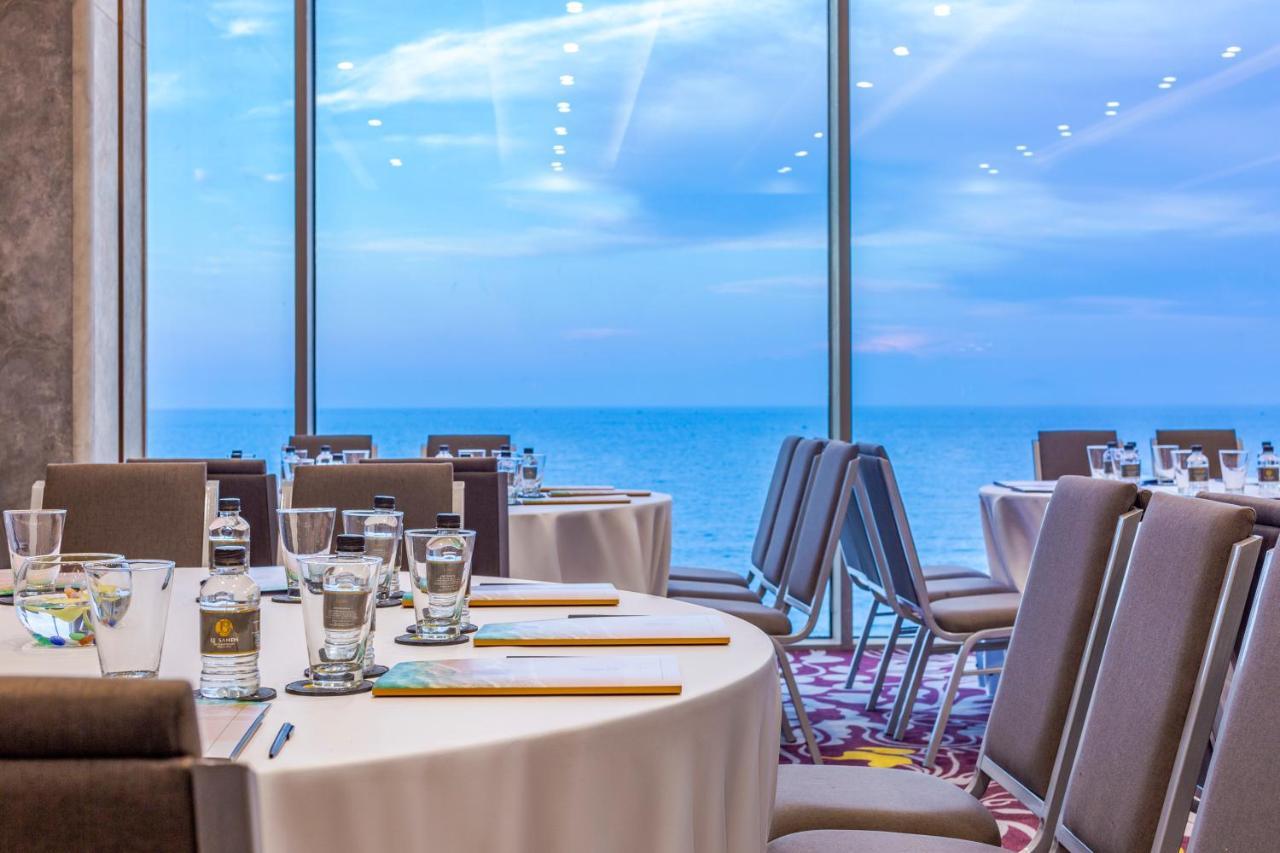 Le Sands Oceanfront Danang Hotel Esterno foto
