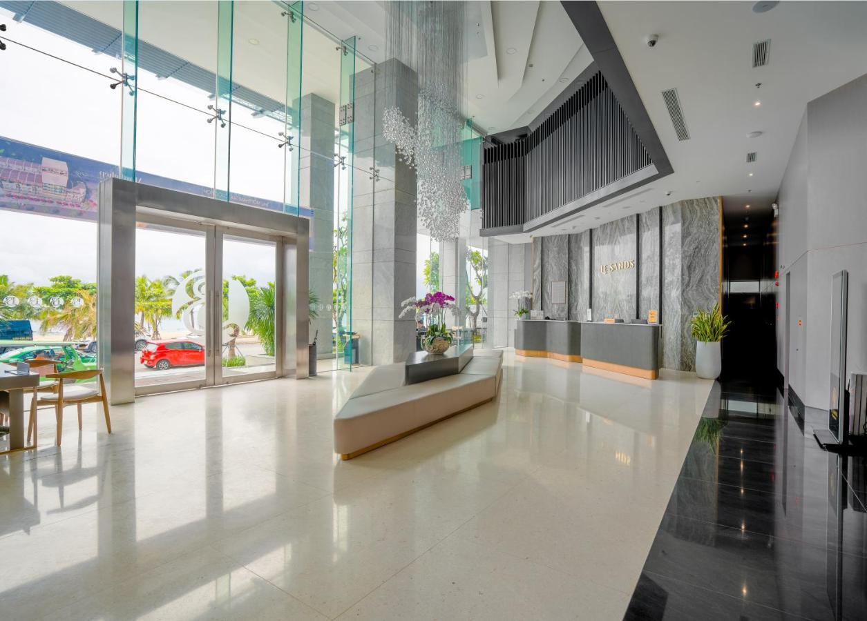 Le Sands Oceanfront Danang Hotel Esterno foto