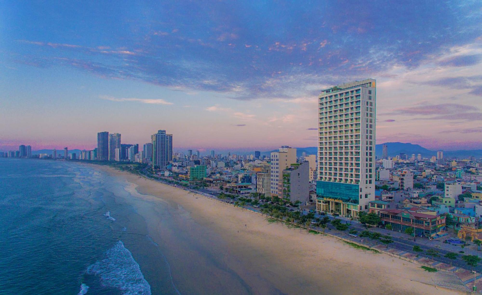 Le Sands Oceanfront Danang Hotel Esterno foto